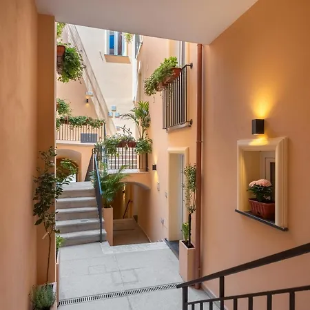 Parmenide Family Apartment *