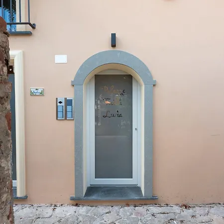 Parmenide Family Apartment *