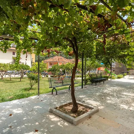 Parmenide Family Apartment *